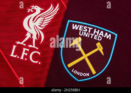 Primo piano dello stemma del club Liverpool & West Ham United. Foto Stock