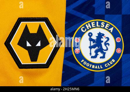 Primo piano della cresta del club Wolves & Chelsea. Foto Stock