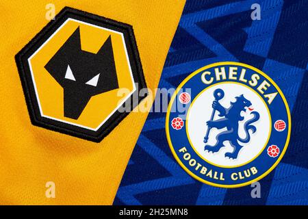 Primo piano della cresta del club Wolves & Chelsea. Foto Stock