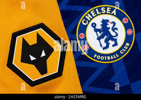 Primo piano della cresta del club Wolves & Chelsea. Foto Stock