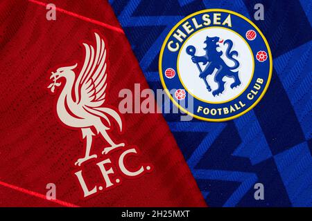 Primo piano del Liverpool & Chelsea club crest. Foto Stock