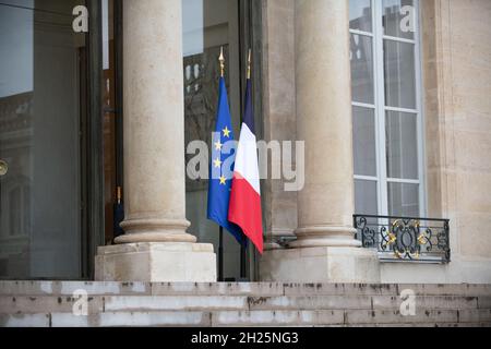 Parigi, Francia. 20 Ott 2021. Atmosfera durante la riunione settimanale del gabinetto presso l'Elysee Palace di Parigi, il 20 ottobre 2021. Photo by Julie Sebadeselha/ABACAPRESS.COM Credit: Abaca Press/Alamy Live News Foto Stock