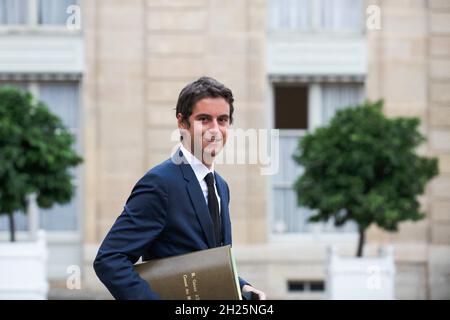 Parigi, Francia. 20 ottobre 2021. Parte dopo la riunione settimanale del gabinetto al Palazzo Elysee di Parigi, il 20 ottobre 2021. Photo by Julie Sebadeselha/ABACAPRESS.COM Credit: Abaca Press/Alamy Live News Foto Stock