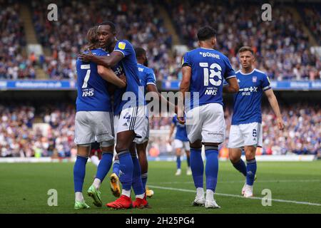 WES Burns of Ipswich Town si congratula dopo che Ricardo Santos di Bolton Wanderers ha ottenuto un proprio obiettivo dalla sua croce per renderlo 2-2 - Ipswich Town contro Bolton Wanderers, Sky Bet League One, Portman Road, Ipswich, UK - 11 Settembre 2021 solo per uso editoriale - si applicano le restrizioni DataCo Foto Stock