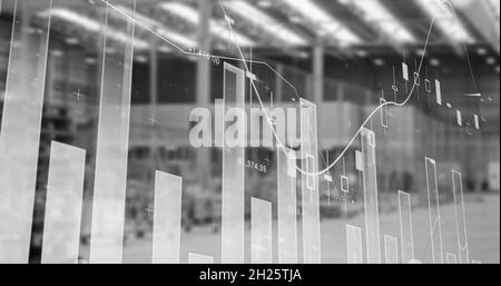 Immagine dell'elaborazione dei dati finanziari e della registrazione delle statistiche in magazzino Foto Stock