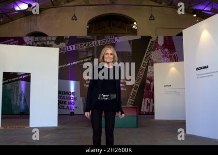 Spagna. 19 Ott 2021. (10/19/2021) Gloria Steinmen Visita Steinem Space. Area dedicata alla revisione di alcune pietre miliari e figure chiave nella storia del movimento femminista della carriera biografica e professionale di Gloria Steinem. Magazzino magazzino magazzino anteroom.Eventi culturali organizzati dalla Fondazione Principessa delle Asturie, compresi gli incontri con i vincitori.Jose de Andres, Gloria Steinmen e Marina Abramovic (Foto di Mercedes Menendez/Pacific Press/Sipa USA) Credit: Sipa USA/Alamy Live News Foto Stock