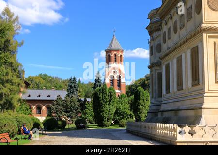 4 settembre 2021 - Curtea de Arges in Romania: Vista della Biserica Episcopala Foto Stock