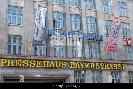 Monaco di Baviera, Germania. 20 Ott 2021. La Pressehaus Bayerstraße, sede del gruppo media di Ippen e dei quotidiani tz e Münchner Merkur. Credit: Daniel Josling/dpa/Alamy Live News Foto Stock