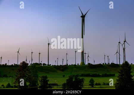 Turbine eoliche nei pressi di Lichtenau (Westfalia) Foto Stock