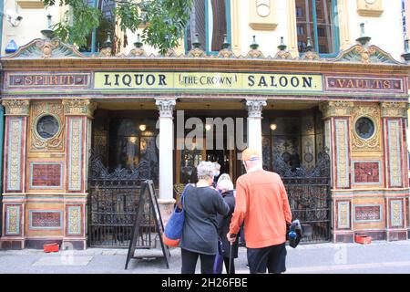 The Crown Liquor Saloon, Belfast, Irlanda del Nord Foto Stock