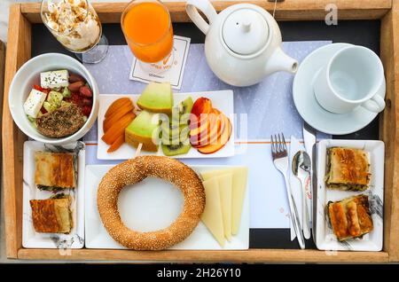 Colazione al mattino in un hotel di Atene, Grecia Foto Stock