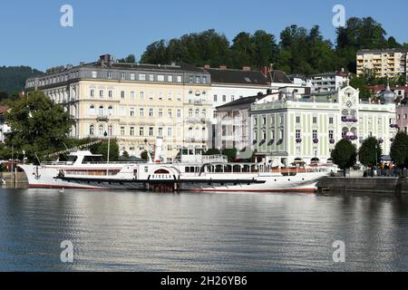 Die Gisela ist eines der ältesten Dampfschiffe der Welt (Baujahr 1871) und befährt noch immer den Traunsee. - la Gisela è uno dei più antichi steamshi Foto Stock