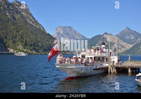 Der Dampfer 'Gisela' a Ebensee, Salzkammergut, Österreich, Europa - la barca a vapore 'Gisela' a Ebensee, Salzkammergut, Austria, Europa Foto Stock