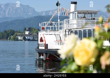 Der Dampfer 'Gisela' a Gmunden am Traunsee (Salzkammergut, Oberösterreich, Österreich) - il battello a vapore 'Gisela' a Gmunden, vicino al lago Traunsee (Salzk Foto Stock