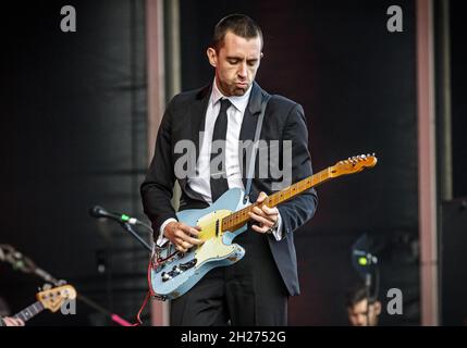 Miles Kane si esibisce dal vivo al Victorious Festival di Portsmouth, Regno Unito 2021 sul Common Stage il 29 agosto 2021. Foto Stock