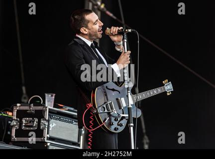 Miles Kane si esibisce dal vivo al Victorious Festival di Portsmouth, Regno Unito 2021 sul Common Stage il 29 agosto 2021. Foto Stock