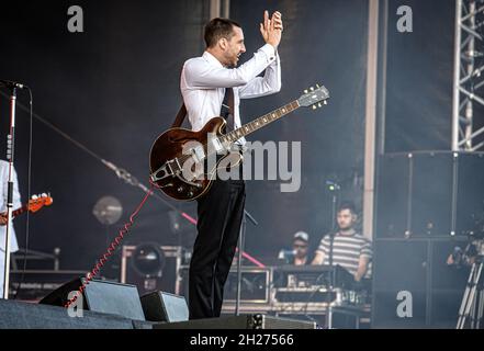 Miles Kane si esibisce dal vivo al Victorious Festival di Portsmouth, Regno Unito 2021 sul Common Stage il 29 agosto 2021. Foto Stock