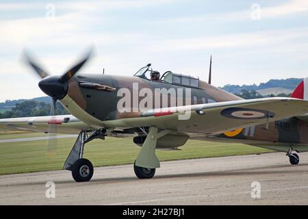 L'uragano RAF restaurato si prepara per un sorvolo all'Imperial War Museum Duxford, estate 2021 Foto Stock