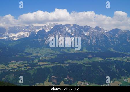 Splendido paesaggio alpino della regione di Schladming-Dachstein in Austria Foto Stock
