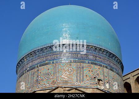 Moschea di Kok Gumbaz, complesso di Dorut Tilovat (Dorut Tilavat), Shahrisabz, Regione di Qashqadaryo, Uzbekistan, Asia Centrale Foto Stock