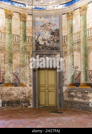 Interno della sala Ercole, Villa Palagonia, Bagheria, Sicilia, Italia Foto Stock