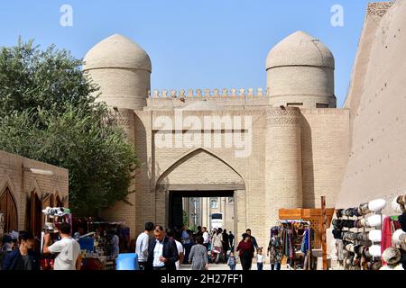 Porta Ovest, ATA Darvoza, Itchan Kala, Ichan-Qаl, а Khiva, Regione di Xorazm, Uzbekistan, Asia centrale Foto Stock