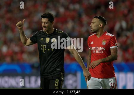 Lisboa, Portogallo. 20 Ott 2021. Robert Lewandowski in avanti del FC Bayern Munchen reagisce durante la partita di UEFA Champions League Group e tra SL Benfica e il FC Bayern Monaco. A Estadio da Luz, Lisbona, il 20 ottobre 2021. Portogallo Valter Gouveia/SPP Credit: SPP Sport Press Photo. /Alamy Live News Foto Stock