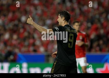 Lisboa, Portogallo. 20 Ott 2021. Robert Lewandowski in avanti del FC Bayern Munchen reagisce durante la partita di UEFA Champions League Group e tra SL Benfica e il FC Bayern Monaco. A Estadio da Luz, Lisbona, il 20 ottobre 2021. Portogallo Valter Gouveia/SPP Credit: SPP Sport Press Photo. /Alamy Live News Foto Stock