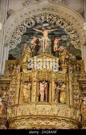 Burgos, Spagna - 16 Ott, 2021: Altare della Cappella del Condestabile in stile gotico Cattedrale di Burgos, Castilla Leon Foto Stock