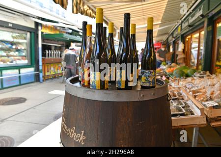 Der bekannte Naschmarkt a Vienna, Österreich, Europa - il famoso mercato verde Naschmarkt a Vienna, Austria, Europa Foto Stock