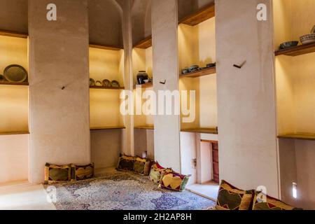 JABRIN, OMAN - 2 MARZO 2017: Una delle stanze nel castello di Jabrin, Oman Foto Stock