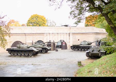 Poznan, Polonia - carri armati e attrezzature militari sulla Cittadella di Poznan. Foto Stock