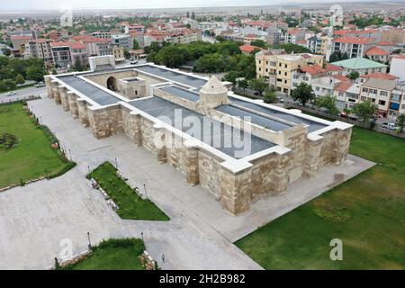 Sultanhani Caravanserai si trova nel quartiere Sultanhani di Aksaray. Caravanserai fu costruito nel periodo Anatoliano Seljuk. Aksaray, Turchia. Foto Stock