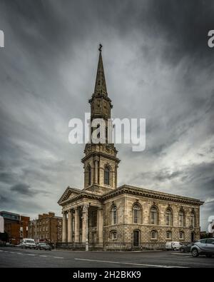 St. George's Church, ex chiesa parrocchiale, situata in Hardwicke Place su Temple Street, nel centro georgiano settentrionale di Dublino. Irlanda. Foto Stock