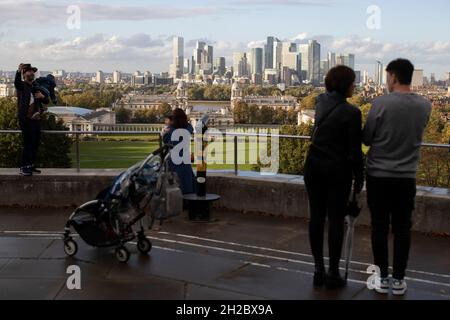 16/09/2020. Londra, Regno Unito. Una vista di Canary Wharf da Greenwich Park. Photo credit: George Cracknell Wright Foto Stock