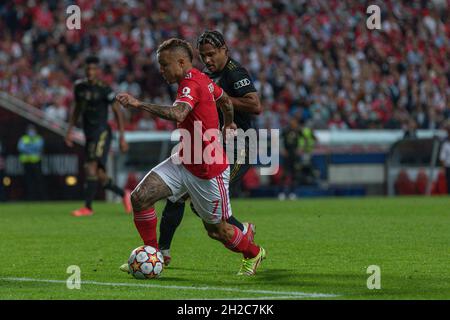 Ottobre 20, 2021. Lisbona, Portogallo. Benfica's Forward dal Brasile Everton (7) in azione durante il gioco del 3° round del Gruppo e per la UEFA Champions League, Benfica vs Barcellona Credit: Alexandre de Sousa/Alamy Live News Foto Stock