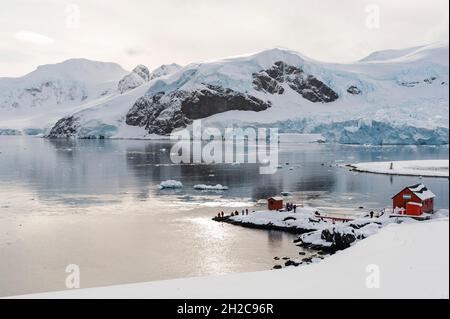 Almirante Brown stazione argentina, Paradise Bay, Antartide. Antartide. Foto Stock