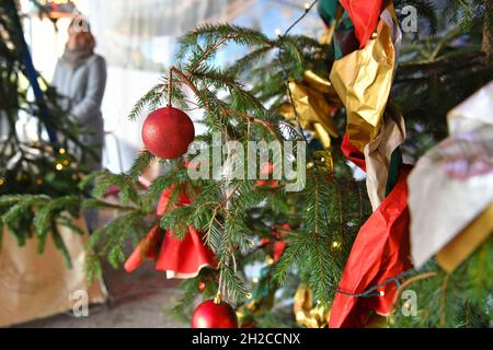 Christbaum a Laakirchen (Bezirk Gmunden, Oberösterreich) - albero di Natale a Laakirchen (distretto Gmunden, Austria superiore) Foto Stock