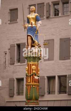 Svizzera, Vaud, Losanna, Place de la Palud, fontana, statua, Foto Stock