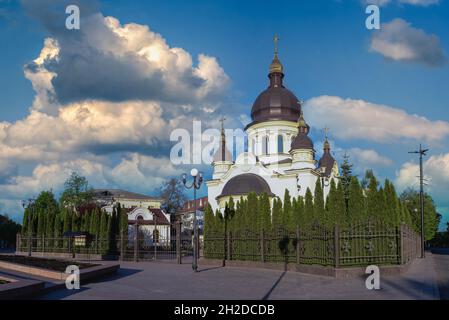 05.09.2021. Kropyvnytskyi, Ucraina. Cattedrale Chiesa dell'Annunciazione del Santissimo Theotokos a Kropyvnytskyi, Ucraina, su un soleggiato morni primaverile Foto Stock