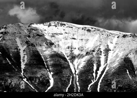 Montagne innevate del Parco Nazionale della Maiella, Abruzzo Italia Foto Stock