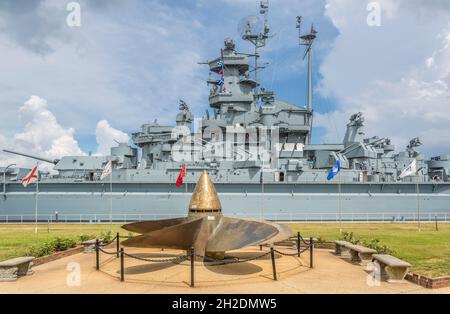 USS Alabama museo corazzata dietro un propulsore dalla nave al Battleship Memorial Park a Mobile, Alabama Foto Stock