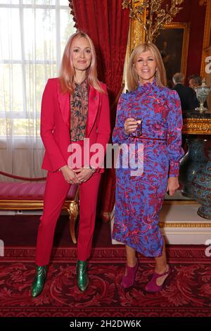 Fearne Cotton e Kate Garraway durante una cerimonia di trofeo per premiare i vincitori dei Prince's Trust Awards e i sostenitori della carità al St James's Palace di Londra. Foto Stock