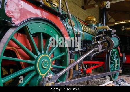 La regina del fuoco un motore industriale della locomotiva in esposizione al museo del castello di Penrhyn, Bangor Galles Regno Unito Foto Stock