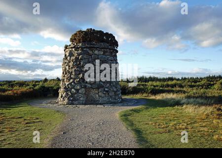 Memorial Cairn al campo di battaglia di Culloden, luogo della battaglia di Culloden. Highlands scozzesi, Scozia Foto Stock