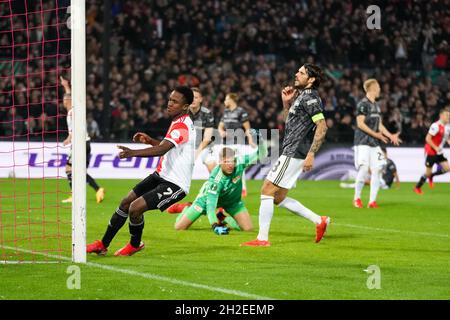 ROTTERDAM, PAESI BASSI - OTTOBRE 21: Luis Sinisterra di Feyenoord Rotterdam con il 3-1 durante la partita della UEFA Conference League Group Stage tra Feyenoord e 1. FC Union Berlin allo Stadion Feijenoord il 21 ottobre 2021 a Rotterdam, Paesi Bassi (Foto di Yannick Verhoeven/Orange Pictures) Foto Stock