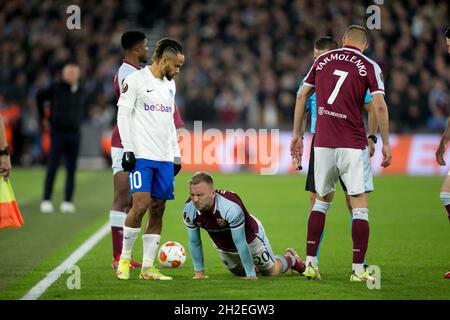 LONDRA, REGNO UNITO. 21 OTTOBRE Jarrod Bowen di West Ham Gestures durante la partita della UEFA Europa League tra West Ham United e KRC Genk al London Stadium di Stratford giovedì 21 ottobre 2021. (Credit: Federico Maranesi | MI News( Credit: MI News & Sport /Alamy Live News Foto Stock