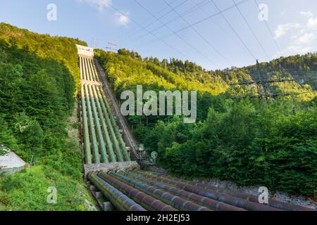 Kochel am See: Walchensee Centrale idroelettrica, i sei penstocks in alta Baviera, Baviera, Baviera, Germania Foto Stock