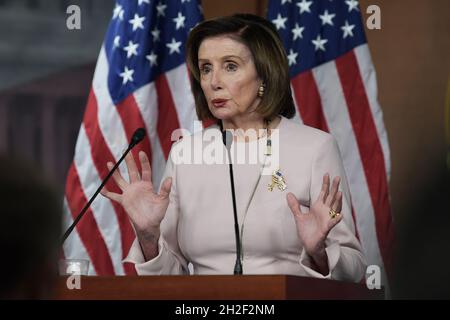 21 ottobre 2021, Washington, Distric of Columbia, USA: Casa Speaker Nancy Pelosi(D-CA) parla oggi il 21 ottobre 2021 durante la sua conferenza stampa settimanale al HVC/Capitol Hill a Washington DC, USA. (Credit Image: © Lenin Nolly/ZUMA Press Wire) Foto Stock