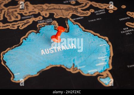 Località Australia. Pin rosso sulla mappa. Primo piano Mappa dell'Australia. Foto Stock